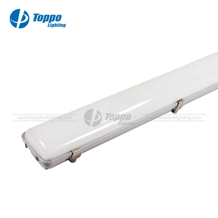 IP65 Rezistent la praf Rezistență la praf Rezistență la iluminare IK08 LED Triproof Light